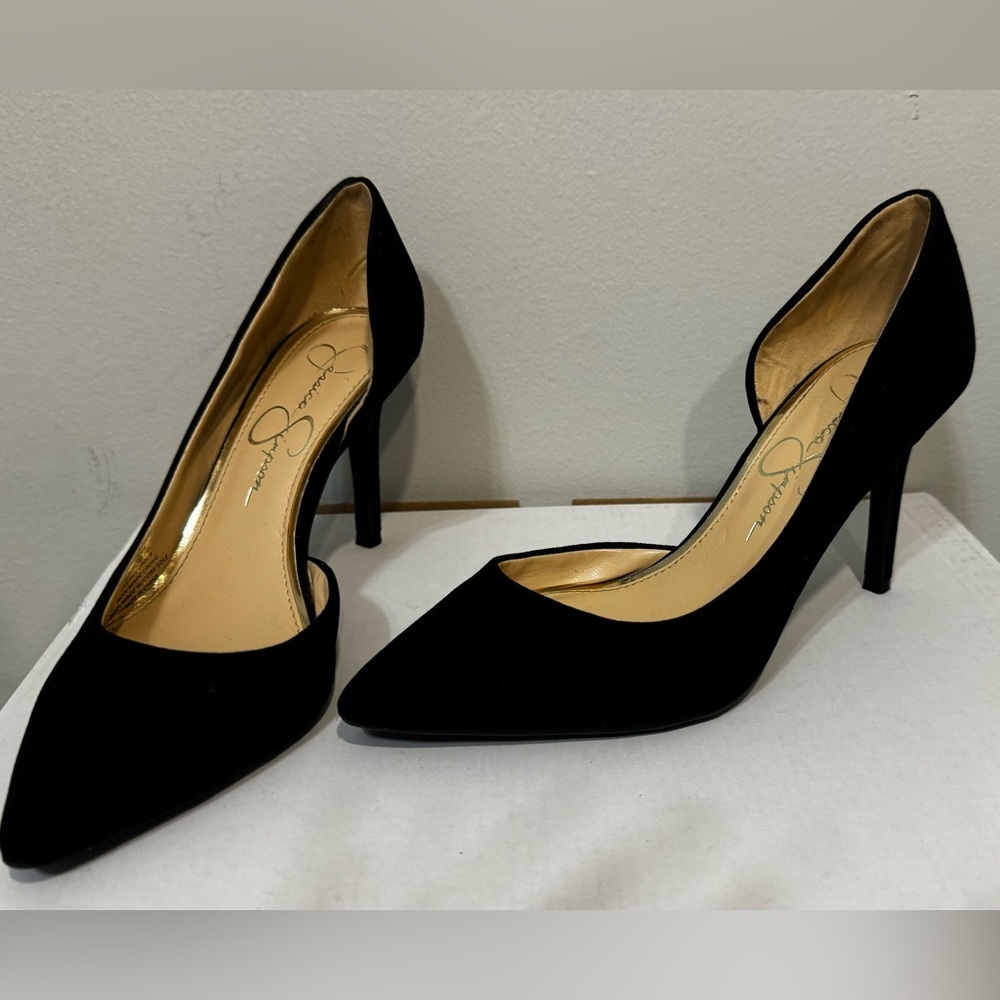 Jessica Simpson Black Pumps, Size 6